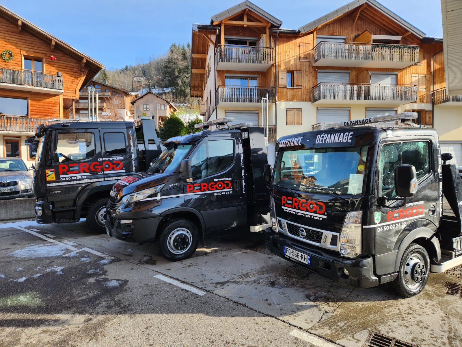 Nos véhicules professionnels de dépannage et de remorquage sont spécialement conçus pour offrir des services de dépannage rapides et efficaces aux conducteurs en difficulté.